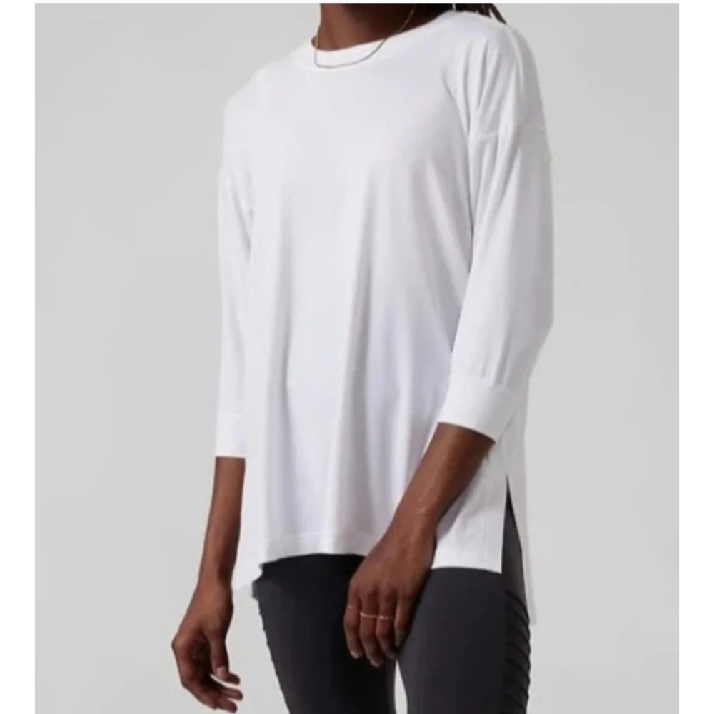 Athleta Tranquility Top Women S White Minimalist Comfort Travel Layering T-Shirt